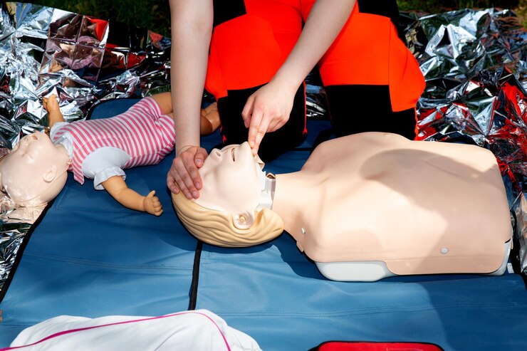AffordableCPR's tweet photo. #CPR #AED #training class meets #OSHA #Childcare #ChokeSaver requirements
https://t.co/XwEffBzdoc

Hands-on: Scene safety, standard precautions. No manikin sharing. Covers adult, child &amp; infant CPR/AED/Choking. Need just Adult or Pediatric CPR? Available! Cert=2 years #MA #CT #RI https://t.co/r4b7ej0BvA
