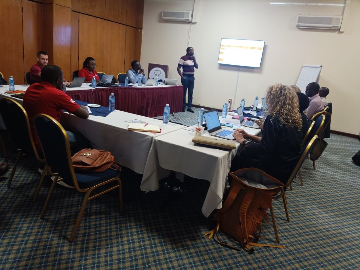 FPEAK_'s tweet photo. FPEAK is part of partners meeting on From Loss to Value (L2V) project which is being supported by DANIDA through the Danida Green Business Partnerships.
The program seeks to support horticulture small holder farmers in Nakuru & Nyandarua..
#Coolinnovations #Partneringforchange https://t.co/BBtr3BQWg6