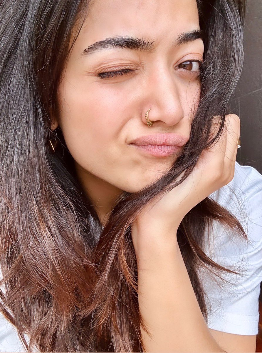 iamRashmika's tweet photo. 1 is my regular smile🐒 2 is for crazies like me ❤️🤣 https://t.co/AolWCXDDHs