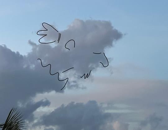 cloudywithfaces's tweet image. Colonial guy. Jefferson? 
#clouds #sky