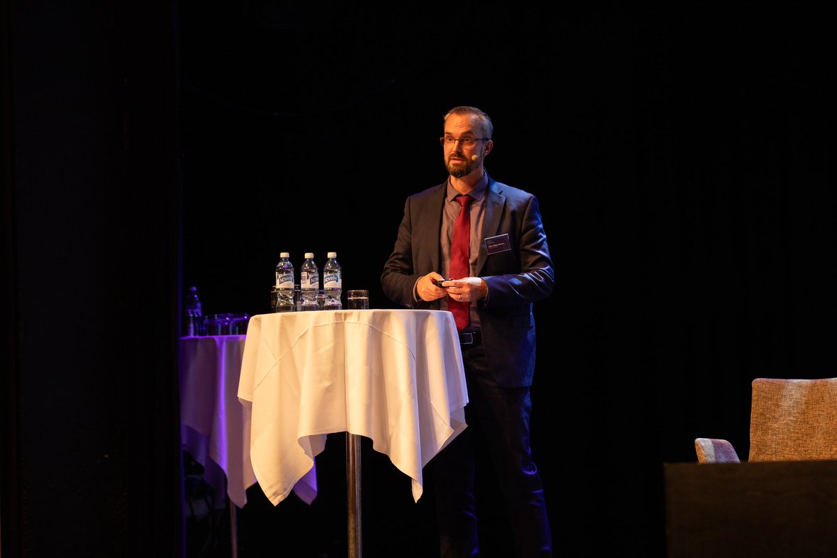 Valtiovarainministeriön muutosjohtaja Ville-Veikko Ahonen puhui kustannusvaikuttavuudesta alueiden rahoituksen näkökulmasta: rohkeiden päätösten toimeenpano ratkaisee
#vaikuttavuusseminaari