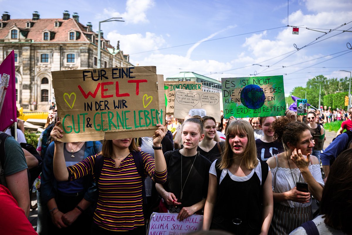 Für Klimaaktive und alle, die es werden wollen: Vom 1.-15.9. veranstalten <a href="/F4F_Oldenburg/">Fridays For Future Oldenburg #EndFossilFuels</a> die #Klimaaktionswochen. 
Das Programm findet ihr hier: fridaysforfuture-oldenburg.de/klimaaktionswo…

📸 Dominic Wunderlich