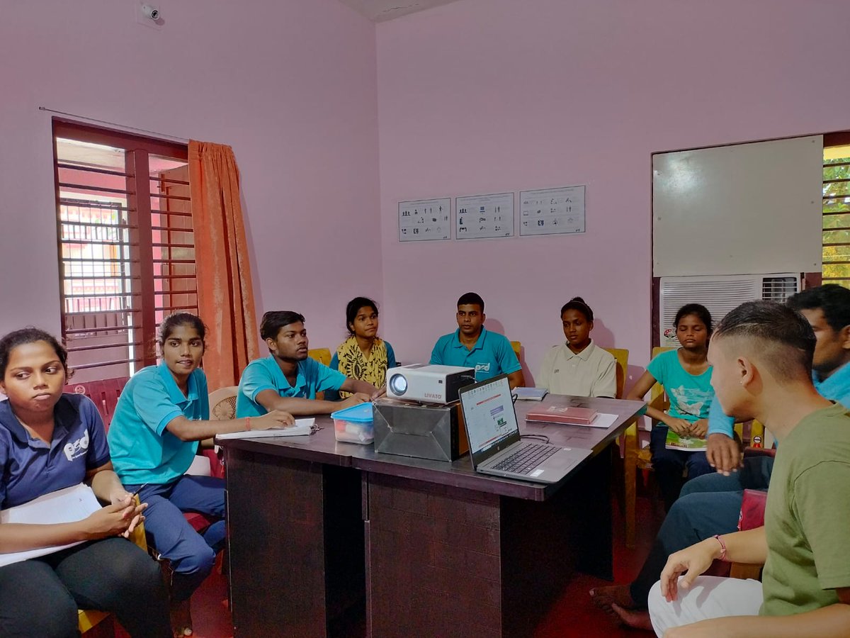 ProSportDev's tweet image. #FromBBSR - On 29th September, our coaches and peer leaders attended a capacity-build session on &apos;Basic first aid&apos; held in our office in Bhubaneshwar, Odisha. The session was facilitated by our Training and Monitoring Officer, Akash Thapa

#sportforall #sportforgood #s4d #odisha