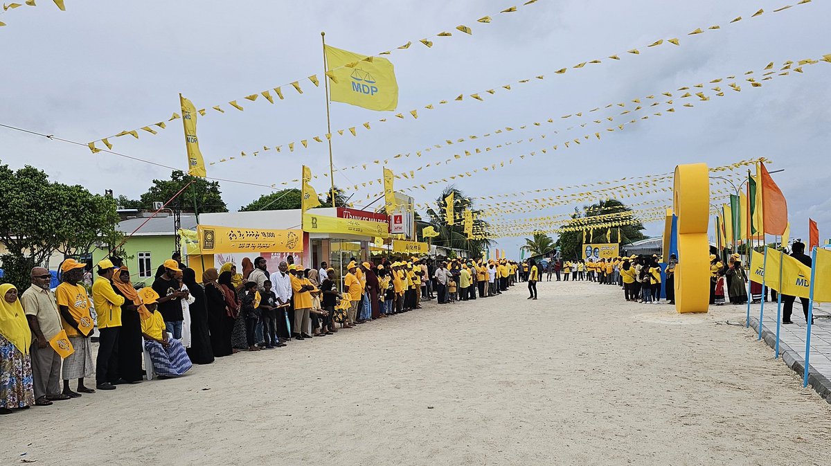 Hinnavaru rayyithun Raees <a href="/ibusolih/">Ibrahim Mohamed Solih</a> maruhabaa kiyan kei madhuvefa 
#UfaaveriAmaanRaajje #IbuAslam2023