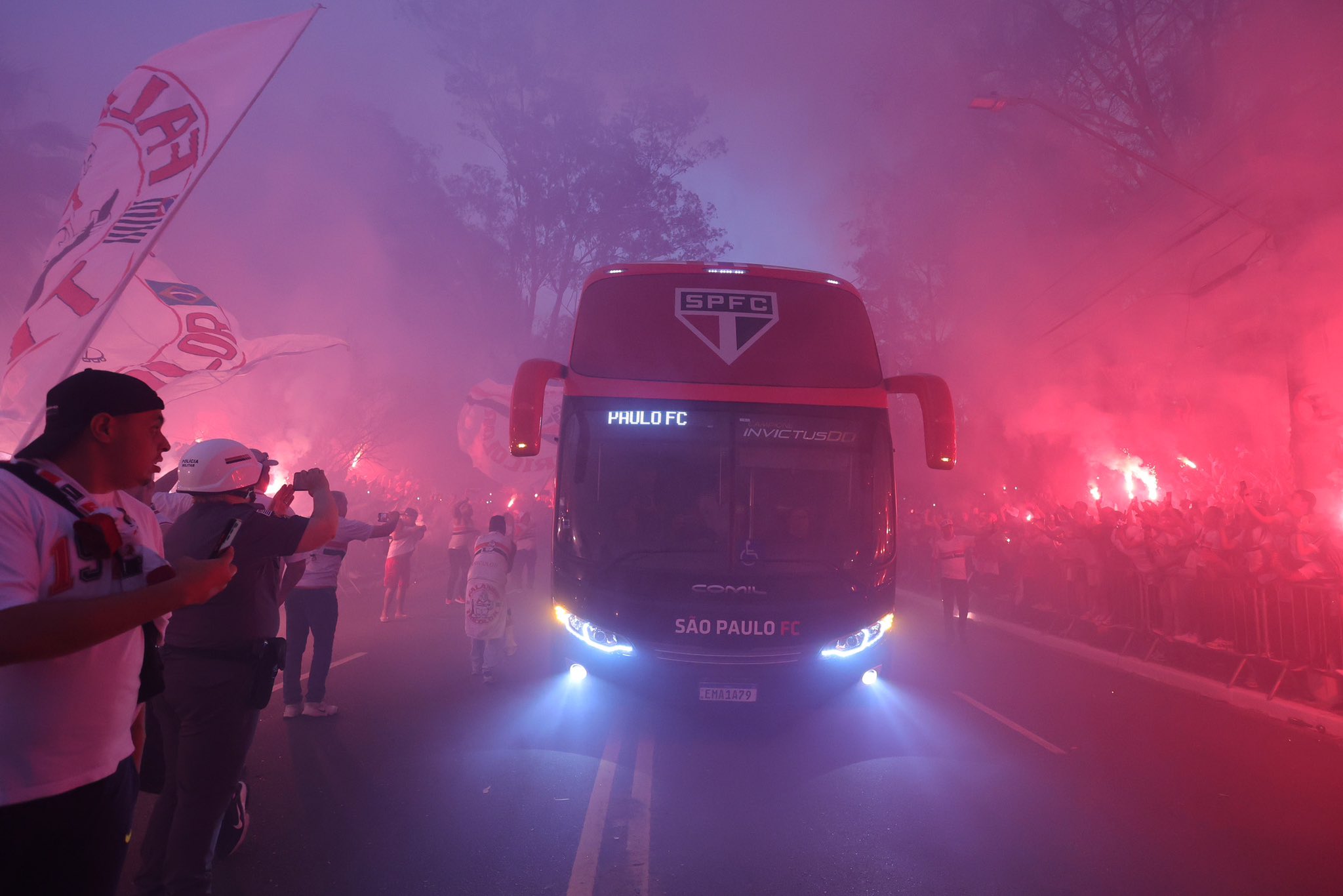 Vamos lotar o Morumbi! Conforme jornalista, torcedores planejam uma enorme  festa para o jogo de hoje