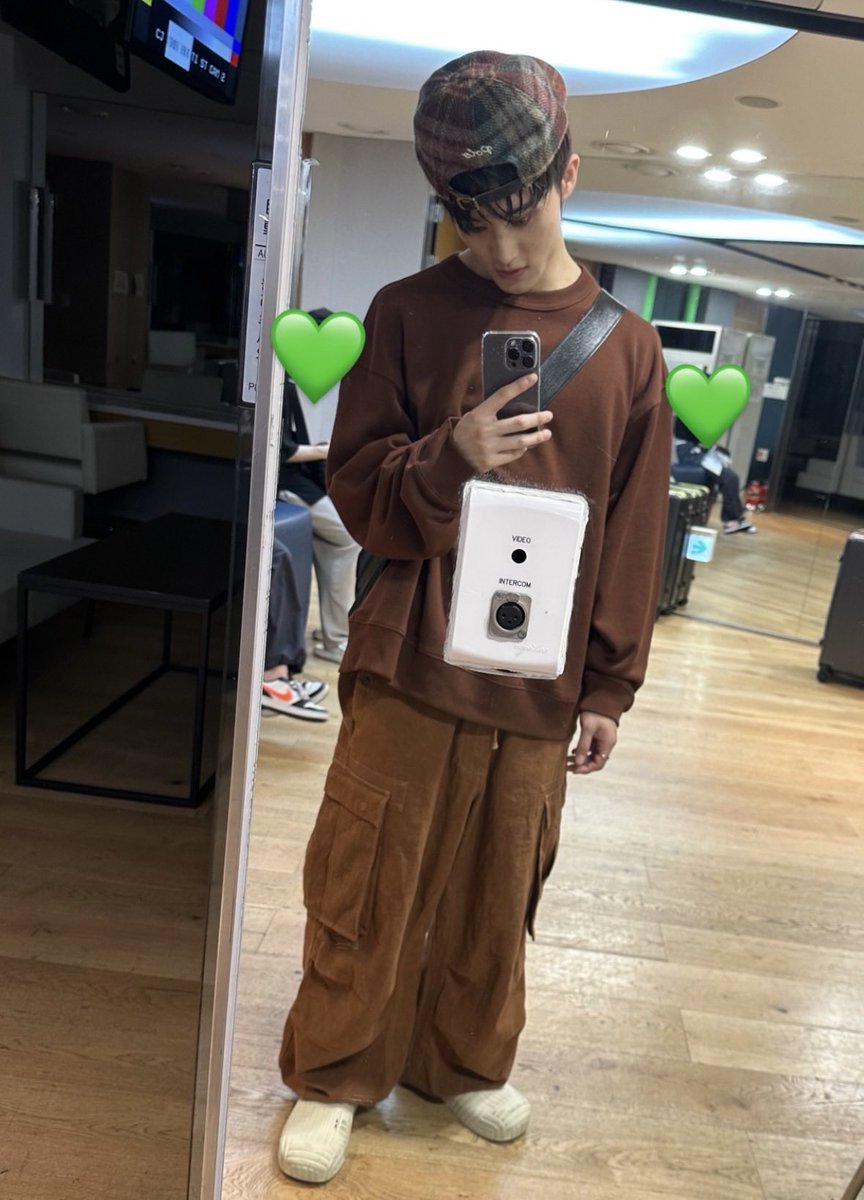 LOOKSMKL's tweet photo. 🐯💭 https://t.co/rXm4h3BGa8