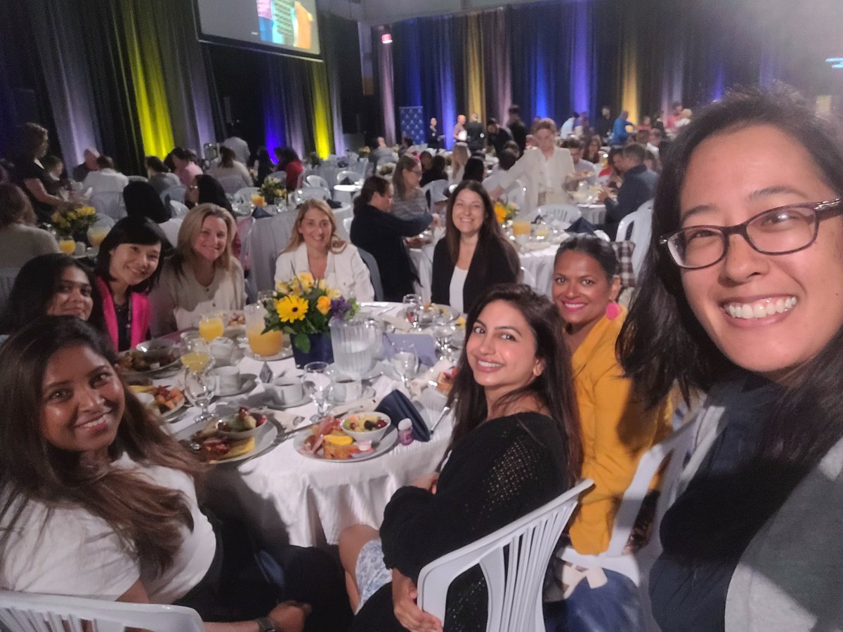 StellaL1's tweet image. With some of our amazing Total Rewards Team!! @humbercollege #peoplesandculture #HumberTogether