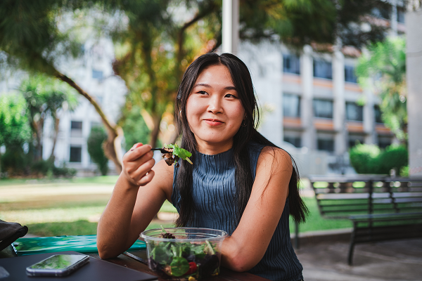 USDA_NIFA's tweet photo. Researchers and educators across Land-grant Universities are working together to assess the healthfulness of college campuses, develop tailored health promotion programs that support healthier environments and healthier habits for young adults. 

https://t.co/i5e8nqy6zM https://t.co/9fOx8fO1Wy