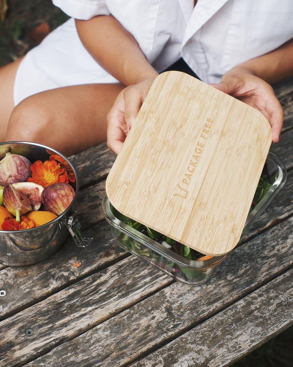 Package Free tweet media