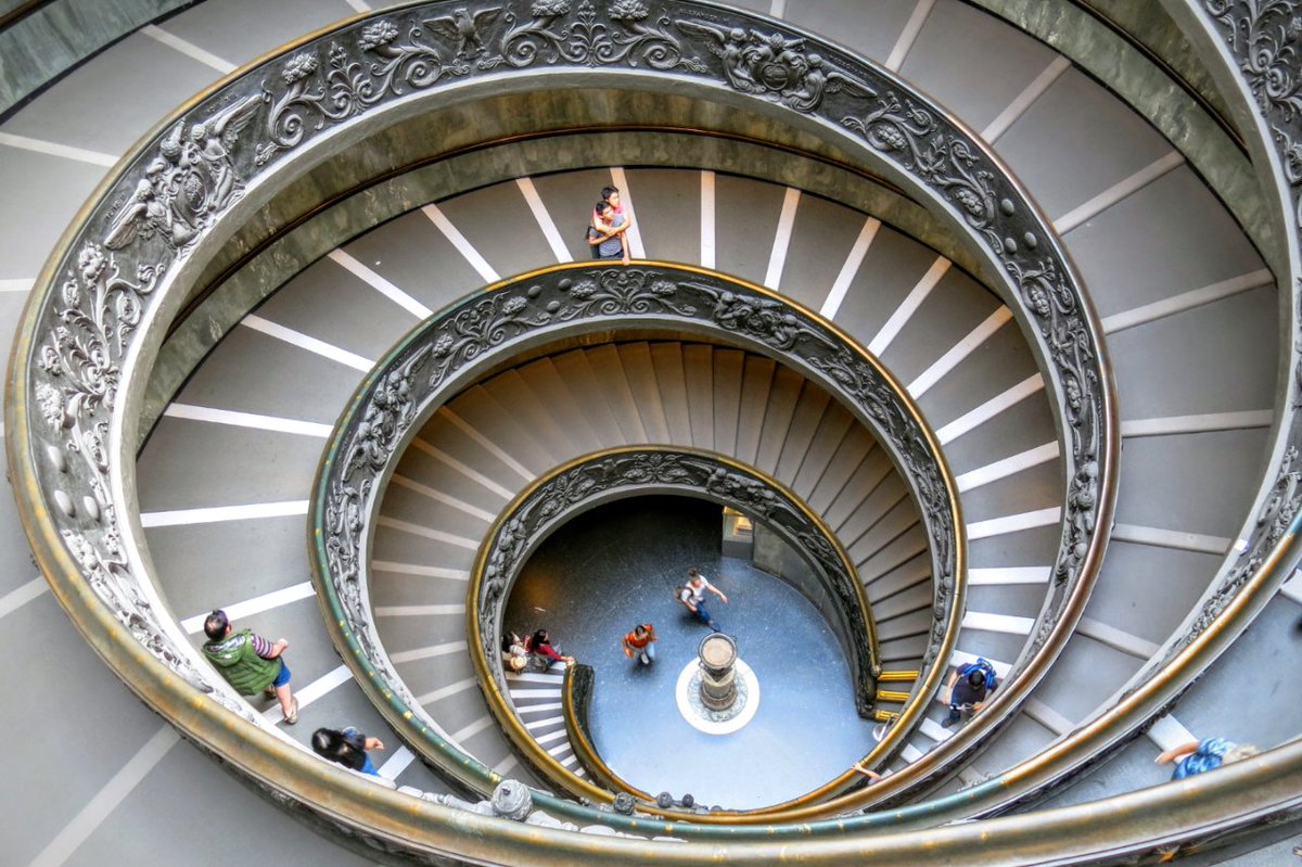 🤩🌀 The captivating Spiral Staircase in the Vatican Museums, an architectural wonder designed by Giuseppe Momo in 1932. 

Its double-helix structure allows visitors to ascend and descend without crossing paths, a symbol of unity and harmony ✨

#vaticanmuseums #localexperience