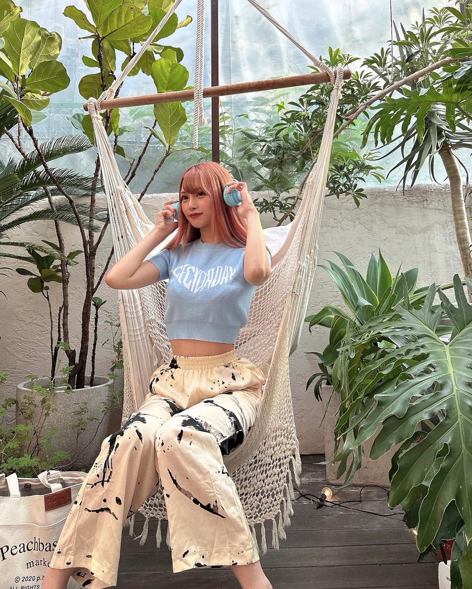 SHEIN_Japan's tweet image. 新学期にあわせてクローゼットを一新しよう🐬
IG：Ramumero_

🔍商品番号：
19644188（ヘッドホン）shein.top/kprha0t
18087497（トップス）shein.top/mlkiib3
11039791（バッグ）shein.top/b7f8fth

#FirstDayVibes #backtoschool #SHEIN #SHEINjapan #SHEINforAll #BeSHEINモデル…