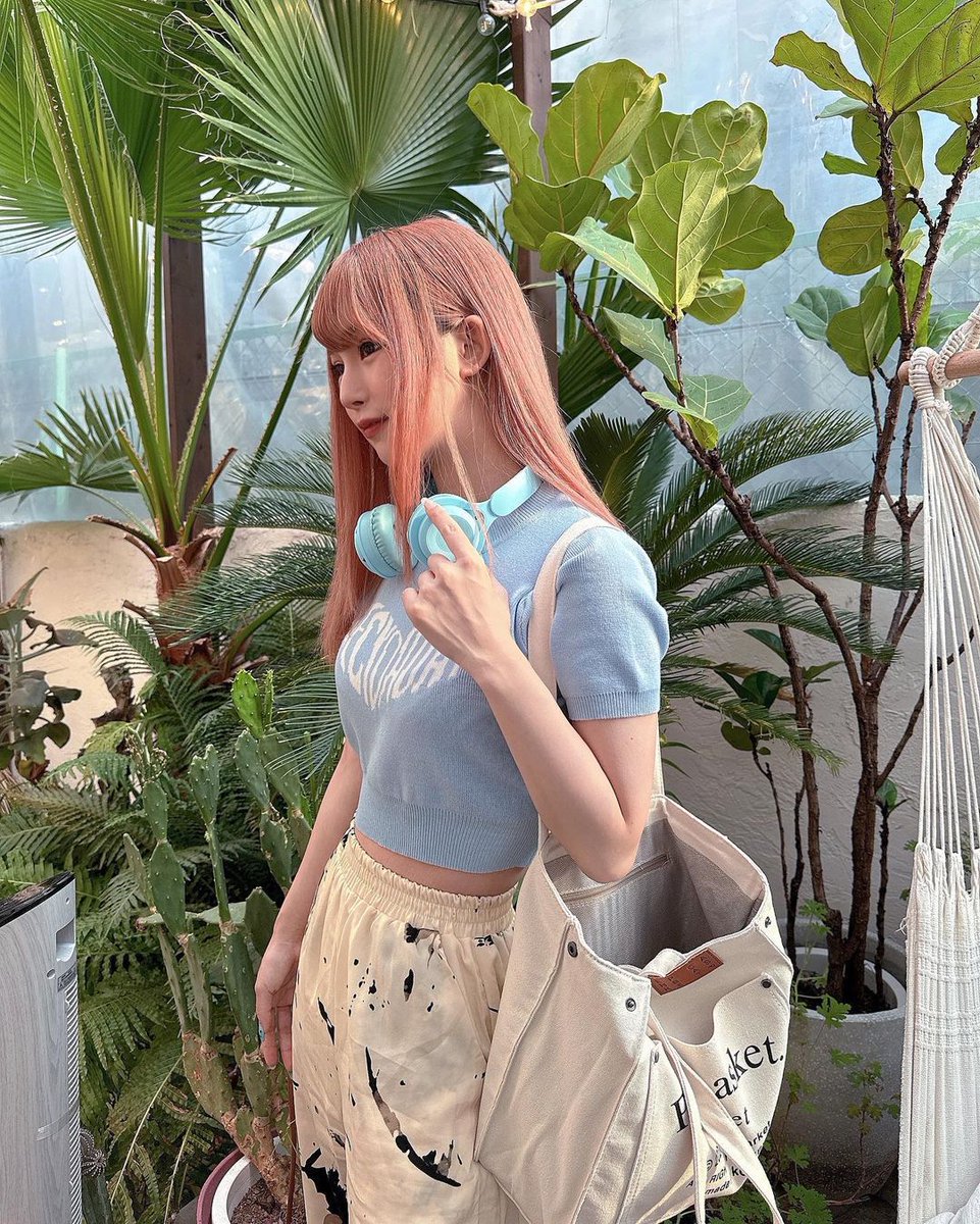 SHEIN_Japan's tweet image. 新学期にあわせてクローゼットを一新しよう🐬
IG：Ramumero_

🔍商品番号：
19644188（ヘッドホン）shein.top/kprha0t
18087497（トップス）shein.top/mlkiib3
11039791（バッグ）shein.top/b7f8fth

#FirstDayVibes #backtoschool #SHEIN #SHEINjapan #SHEINforAll #BeSHEINモデル…