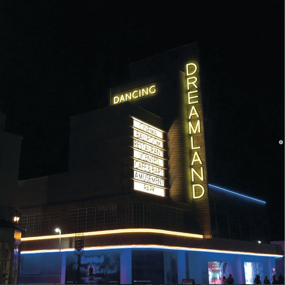 🔎📚Explore the archives of Instagram and see things you might just have missed in this brilliantly original new book from Redstone Press.

SEEING THINGS is released in bookshops on 7th September but available to buy NOW from The Redstone Shop: theredstoneshop.com/products/seein…