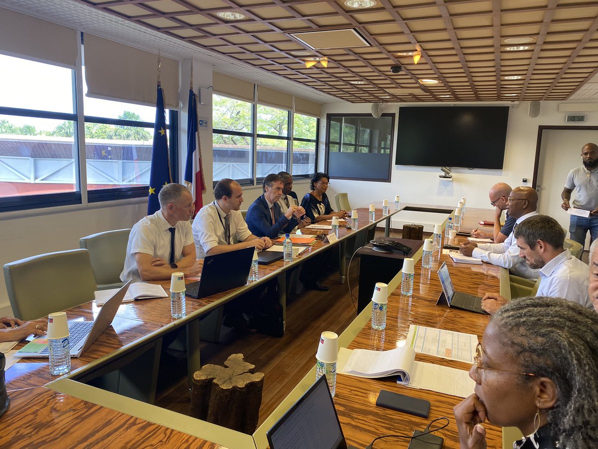acguyane's tweet photo. Réunion préparatoire Rectorat/CTGuyane: Le recteur @dulbeccoRguyane et le Psdt de la CTG se rencontrent pour permettre à leurs équipes de travailler de concert pour mieux accueillir les élèves sur notre territoire pour cette rentrée 2023-2024.#acguyane @education_gouv https://t.co/aI2vd4tK84