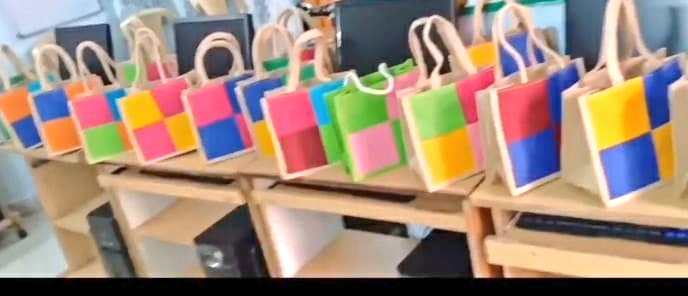 tgmepma's tweet image. #KnowYourSHG-A product a day🛒

Substitute plastic packaging with personalised ecofriendly #JuteBags; ideal for gifting, packing, souvenirs, lunchbag, backpacks.

☎️: Snehalatha SHG,Devarkonda, #Nalgonda
For orders 9553920159

#vocalforlocal
#womenatwork

@KTRBRS
@arvindkumar_ias