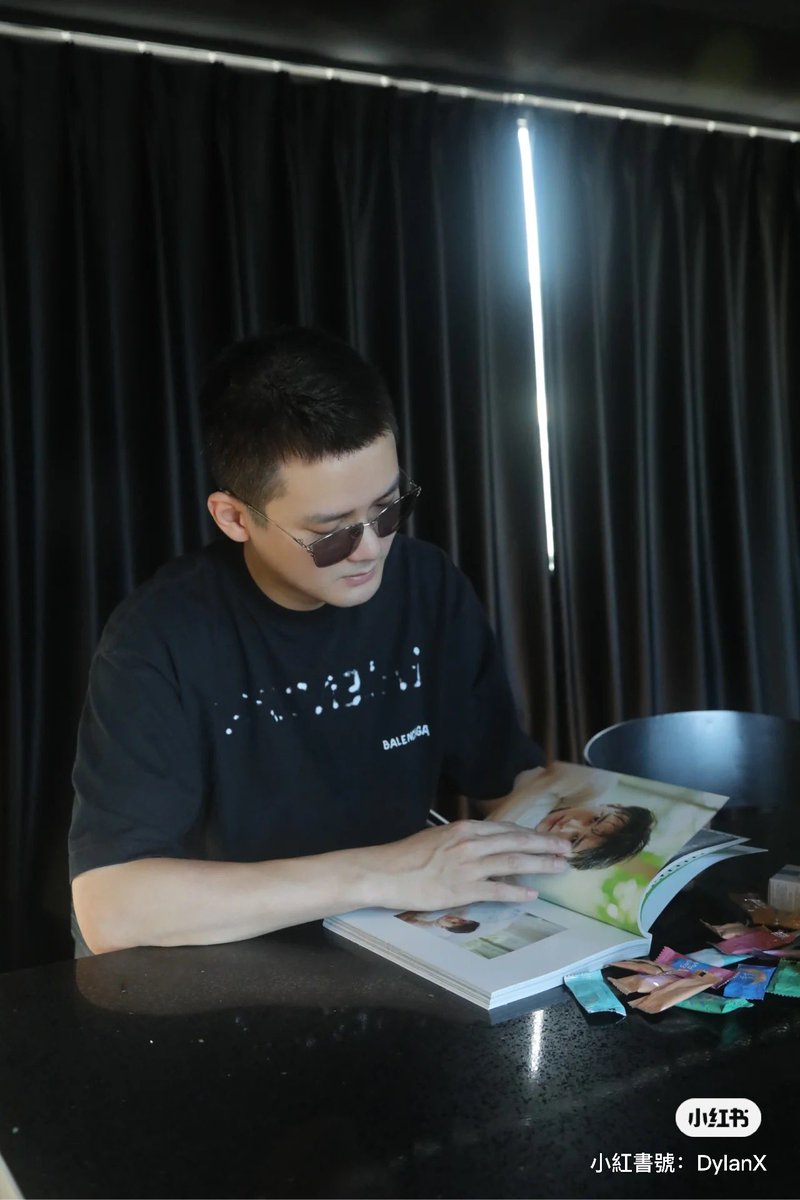 dylan_camera's tweet photo. 20230831 小紅書更新
收到啦嗎?
Have you received?
#prosecutionelite #aslongasyouloveme #littertoglitter #whitecastle #prettyman #独行月球音乐剧 #dylanxiong #oneandanotherhim #thebachelors #对的时间对的人 #熊梓淇音乐剧独行月球 #我和两个ta #浪花一朵朵 #anotherme #音樂劇 #公诉 https://t.co/fe0ZBU8tIT