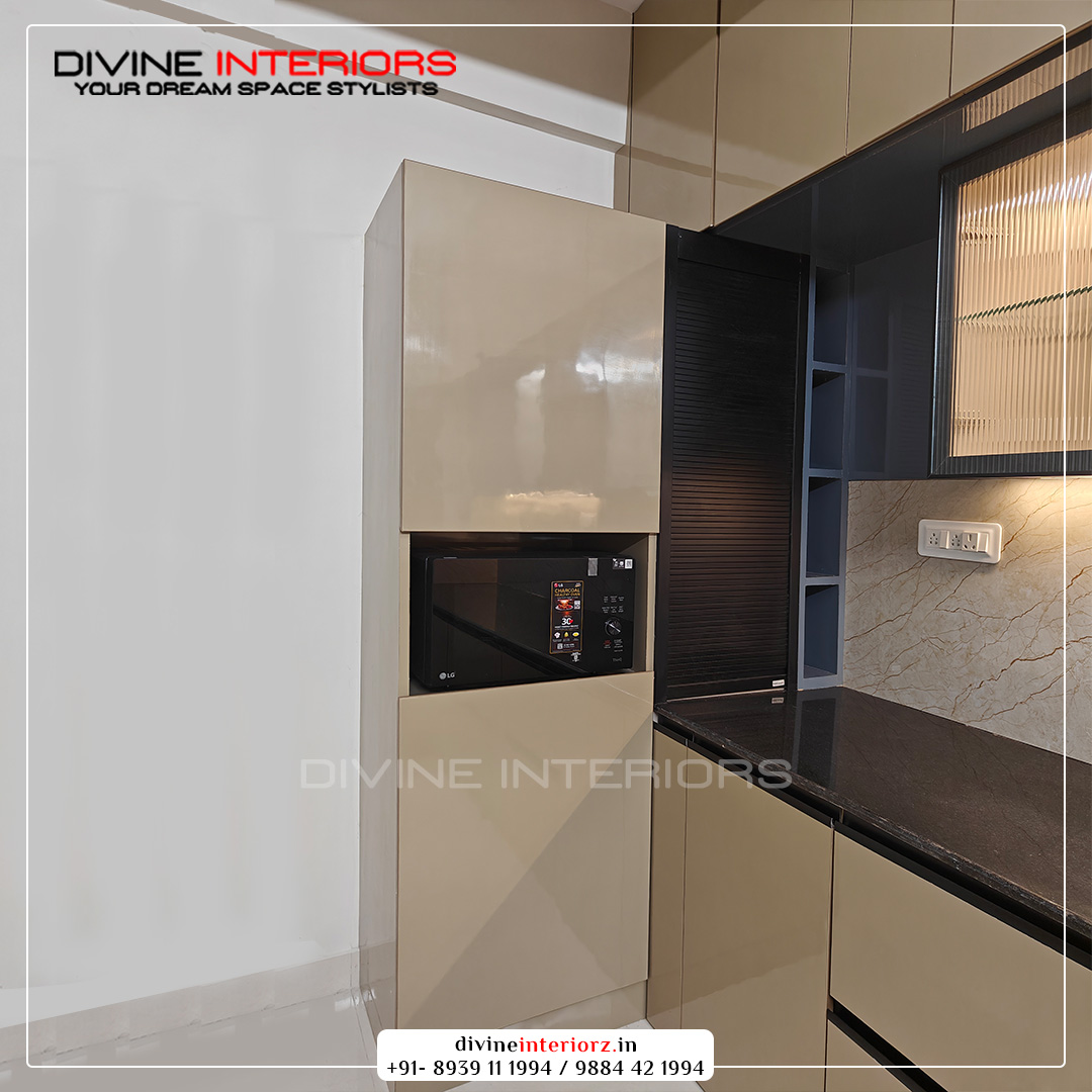 DivineInterioz's tweet image. Your dream kitchen, now a reality. Presenting our fresh modular kitchen design that transforms cooking into a delightful experience.

Meticulous design, premium materials, &amp;amp; smart storage solutions redefine your cooking experience
☎️08939111994 

#ModularKitchenMagic #Chennai