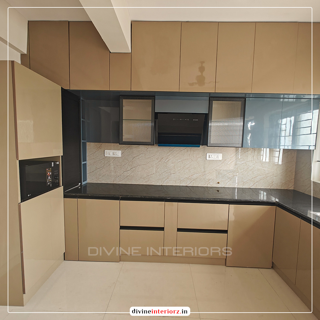 DivineInterioz's tweet image. Your dream kitchen, now a reality. Presenting our fresh modular kitchen design that transforms cooking into a delightful experience.

Meticulous design, premium materials, &amp;amp; smart storage solutions redefine your cooking experience
☎️08939111994 

#ModularKitchenMagic #Chennai