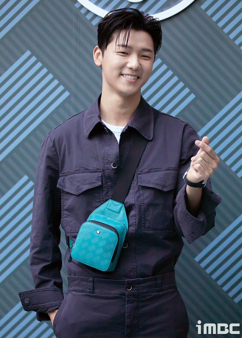 imbcenews's tweet photo. 강민혁, 사랑을 그대 품안에 #강민혁 #KANGMINHYUK #씨엔블루 #CNBLUE [iMBC 직찍]

⬇️Click Plz⬇️
https://t.co/wXuTuz5Udm https://t.co/s55HtERT8n