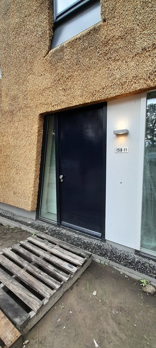 j0risverhoeven's tweet photo. Zo gaaf dit!
Project Moerenburcht met @FormatA2
#riet #architect #woningbouw https://t.co/hpWvSCEWEo