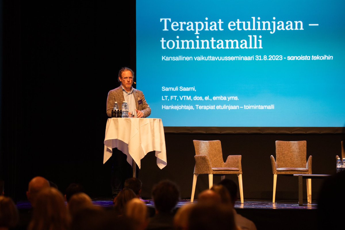 Samuli Saarni edusti vuoden 2022 vaikuttavuusteon palkinnon saajaa Terapiat etulinjaan -toimintamallia, jossa parannetaan perustason mielenterveyspalveluiden saatavuutta ja prosesseja yhteistyössä hyvinvointialueiden ja yliopistosairaaloiden kanssa.
#vaikuttavuusseminaari