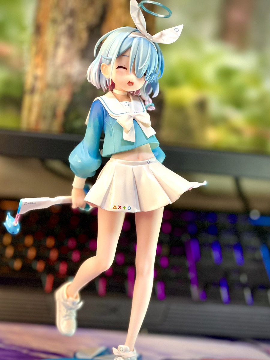 アロナ「アロナちゃんのフィギュアが届いたゾ縞パンだった#ブルアカ 」|デドルディのイラスト