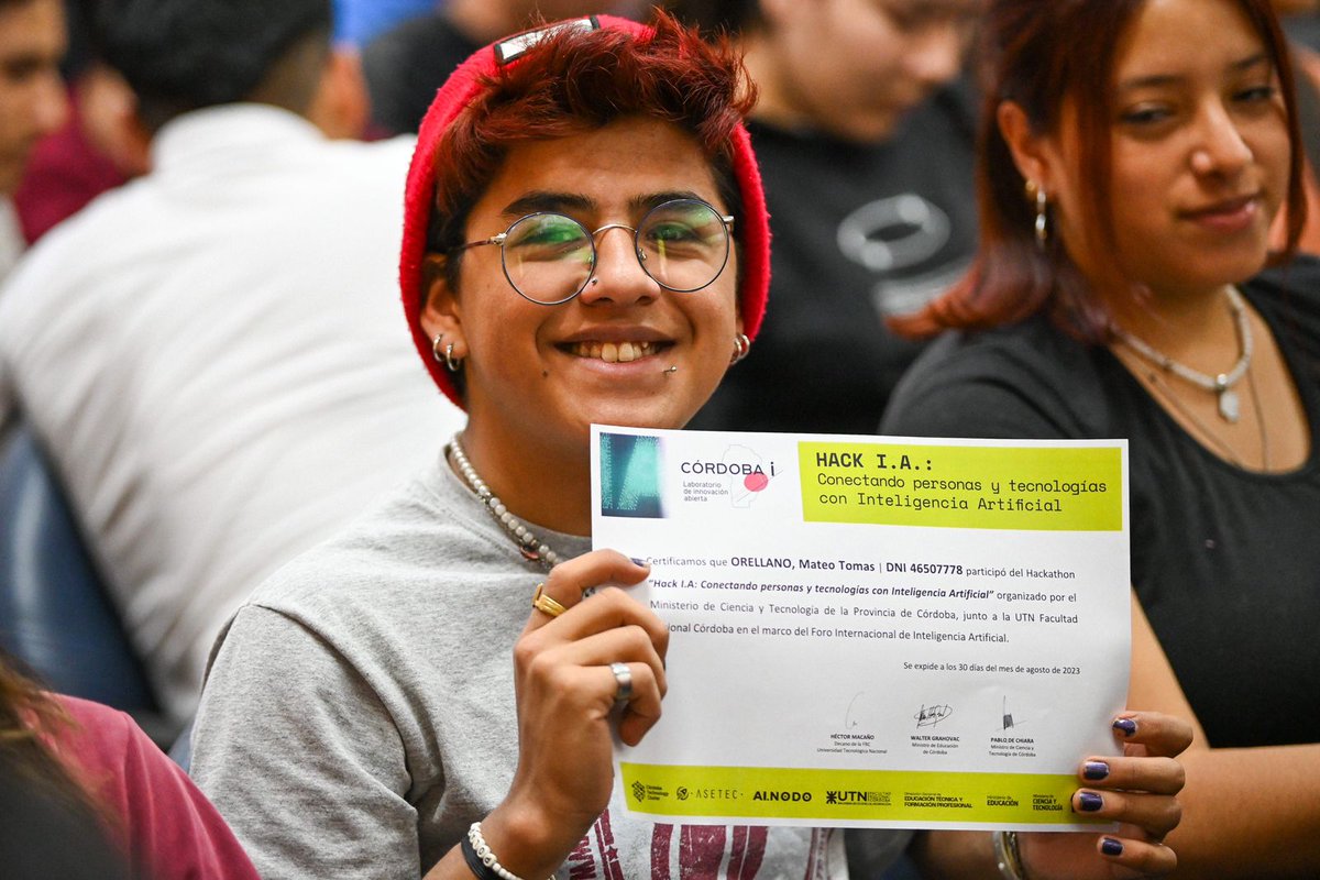 ClusterCba's tweet photo. 👉🏻 En el marco del #FIIA2023🤖 🌐💻 impulsamos el 𝙃𝙖𝙘𝙠 𝙄.𝘼. 𝘾𝙤𝙣𝙚𝙘𝙩𝙖𝙣𝙙𝙤 𝙥𝙚𝙧𝙨𝙤𝙣𝙖𝙨 𝙮 𝙩𝙚𝙘𝙣𝙤𝙡𝙤𝙜𝙞́𝙖 𝙚𝙣 𝙄𝙣𝙩𝙚𝙡𝙞𝙜𝙚𝙣𝙘𝙞𝙖 𝘼𝙧𝙩𝙞𝙛���𝙘𝙞𝙖𝙡, una experiencia donde cerca de 300 estudiantes trabajaron en desafíos basados en #IA. https://t.co/zZLEuUf57W