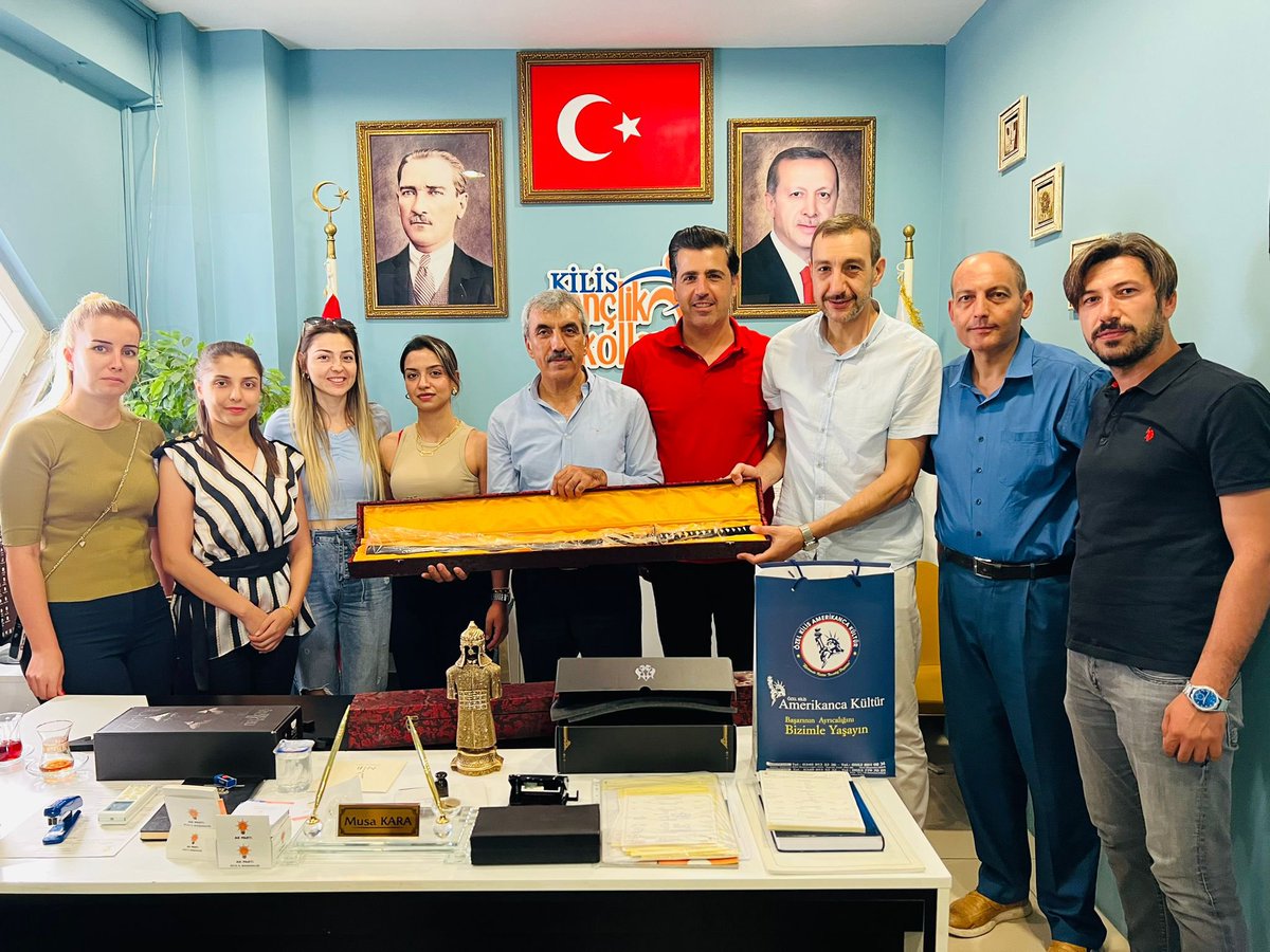 İlimizde eğitimin kalitesini arttırmayı hedefleyen, bu doğrultuda güzel çalışmalar yapan Amerikan Kültür Eğitim Kurumunun yönetici ve öğretmenleri İl Başkanlığımız binasında bizleri ziyaret etti. Eğitim üzerine güzel istişarelerde bulunduk. Nazik ziyaretleri için teşekkür ederiz.