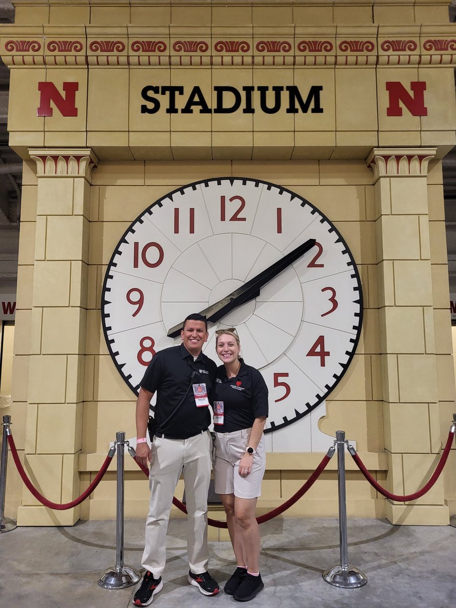 Yesterday was a great day for volleyball! Dr. Reiche and the staff from @neiaredcross and @MidWMedical provided excellent care for the fans at Memorial Stadium. Proud to be a part of the record setting 92,003 in attendance. GBR!!!! @docERems @HuskersEMSDoc @CoffeyShaila