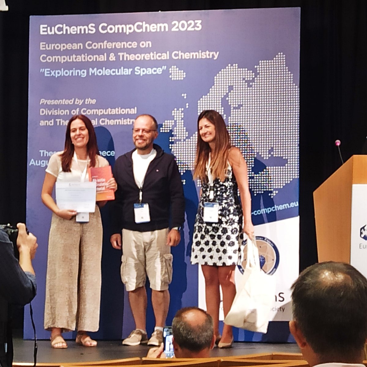 Congratulations <a href="/patrizia_mazzeo/">Patrizia Mazzeo</a> for winning the poster prize at #EUChemSCompChem2023 !