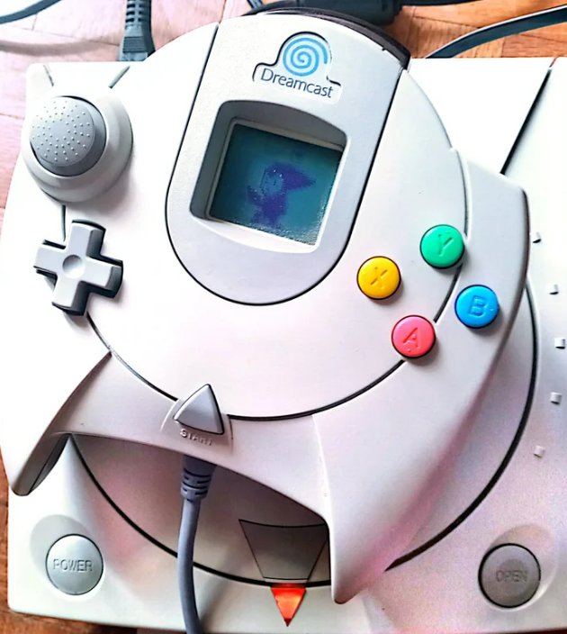 MediaMarktGames's tweet photo. ¿Algún fan de Dreamcast por aquí? https://t.co/7h8xt7YmMX