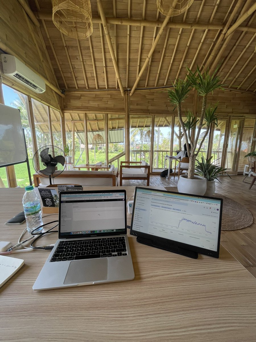 beldjuan's tweet photo. Hace justo una semana que me instalé en Bali para trabajar desde aquí.

Tengo que decir que me encanta.

Estoy escribiendo un blog con consejos para otros nómadas digitales que quieran disfrutar de la experiencia.

Os voy contando 🙏🏼🌞 https://t.co/7ilWtYbat3