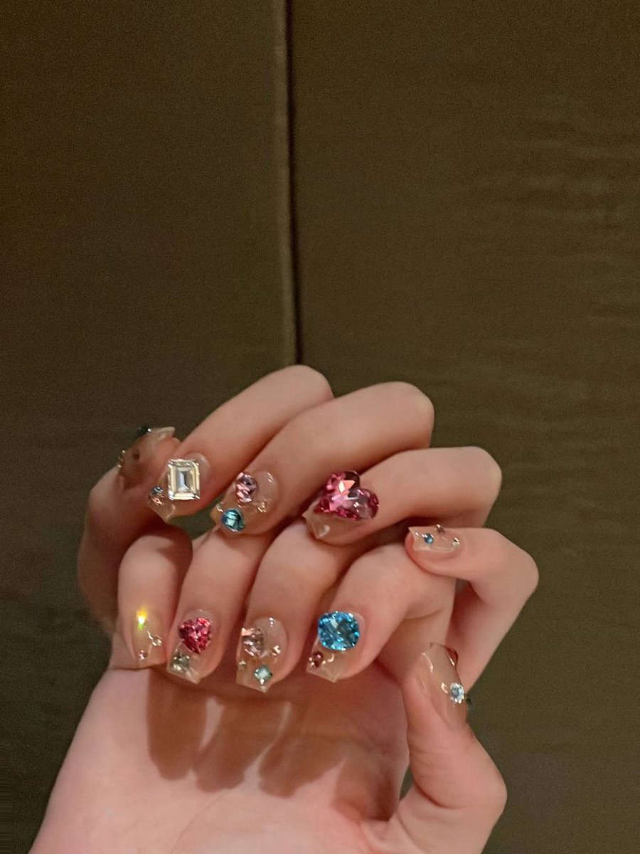 Balsamfir_'s tweet photo. Try a new manicure. https://t.co/NExLJxUkX1