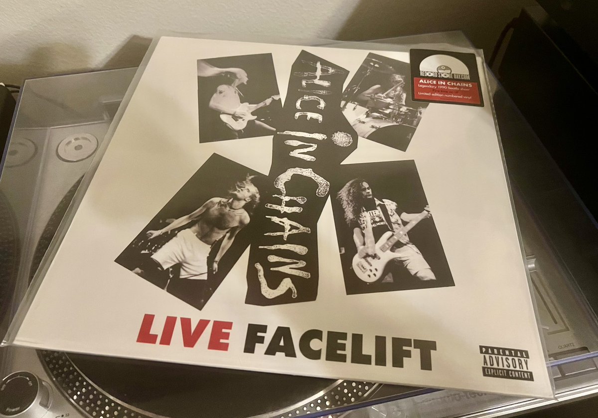 MoKnowsMetal's tweet photo. From the “Live Facelift” video tape turned LP…
https://t.co/TLrRufwBj5
Saw the band three times in this 90/91 era. They remain amongst my top handful of favorite bands to this day.
#AliceInChains #RSD2016 https://t.co/aC7IvLg5UK