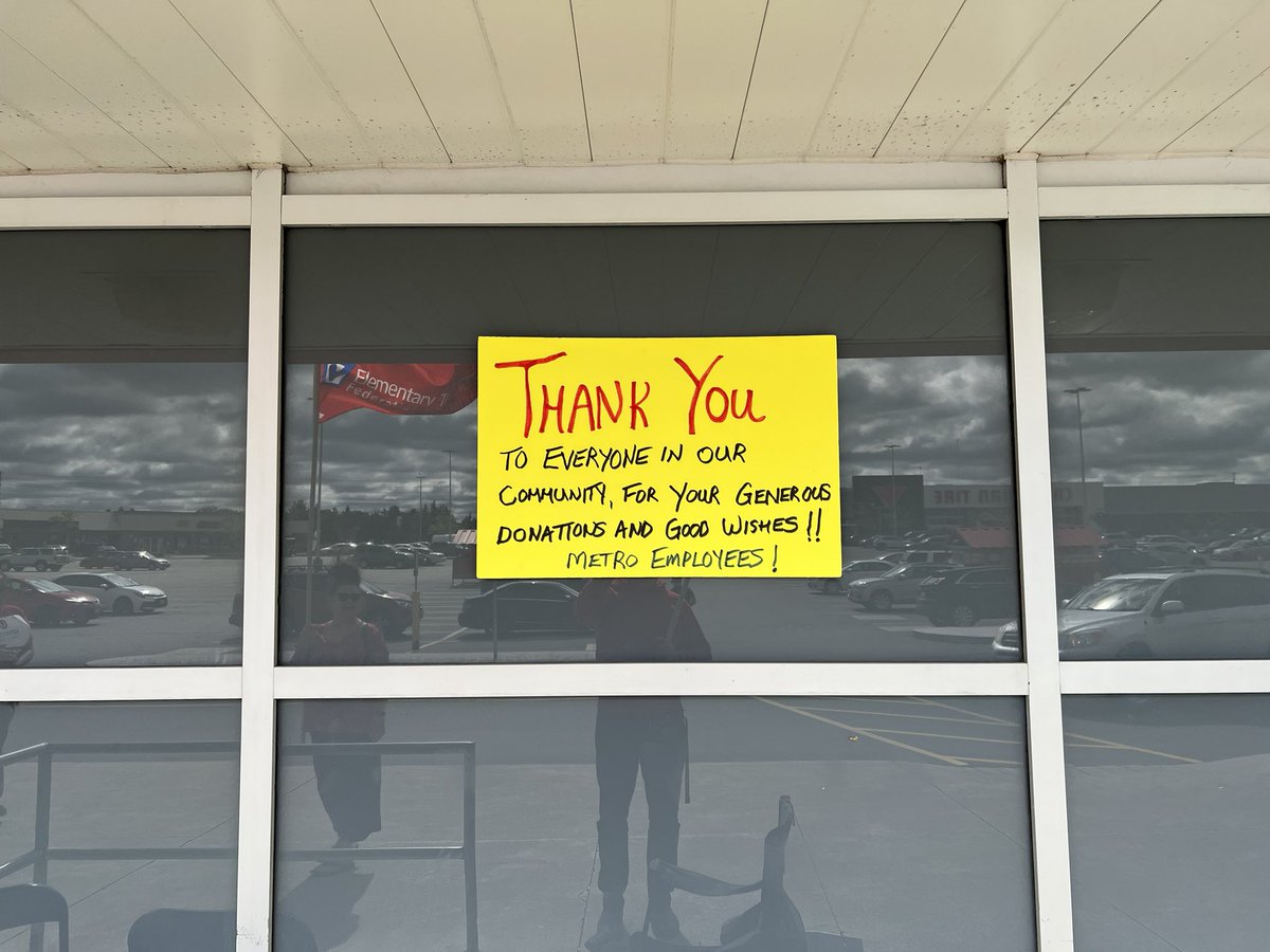 The <a href="/ETFOPeel/">ETFO Peel</a> Executive &amp; members send solidarity to members of <a href="/UniforLocal414/">UniforLocal414</a> who will be voting today on a new tentative agreement.

The strength &amp; resolve these Metro workers have shown over the past month is inspiring! ✊🏽❤️💪🏽 #SupportMetroWorkers #MetroStrike #OnLab #ETFO