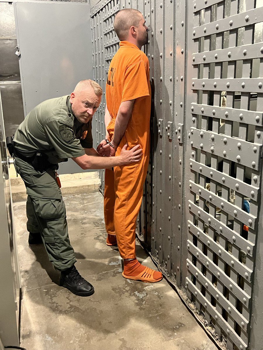 Hunter_Chase_23's tweet image. You are not getting any contraband into jail when I am on duty.