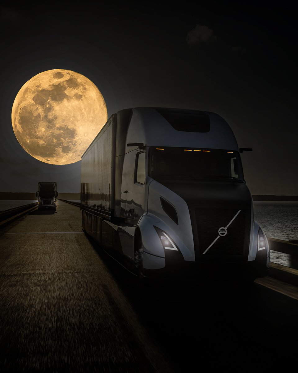 From one super to another. #Supermoon #SuperTruck