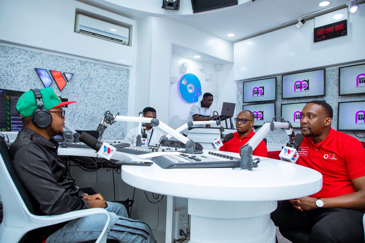 Kampeni yetu ndo kwanzaa inapamba moto. Kama ulipata nafasi ya kusikiliza kipindi cha masham sham <a href="/wasafifm/">Wasafifm</a> basi mchongo mzima wa kampeni yetu mpya unao.Sasa Unasubiri nn kujiunga na mtandao supa?

Jiunge leo Upige hatua kidigitali 

#zaidiyamtandao #maishakujiongeza #PesaniMpesa