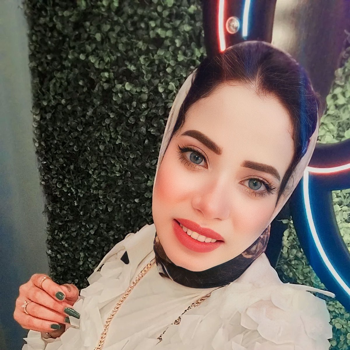 قد أكوّن عابِره لَكِن أثرّي لا يزوّل .(مبنسيش)🖤👑