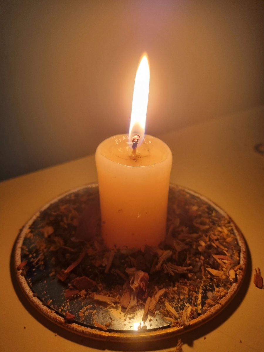 angellusion's tweet photo. 12 hours later and the spellwork is still going strong! https://t.co/PWLiDLqdvw