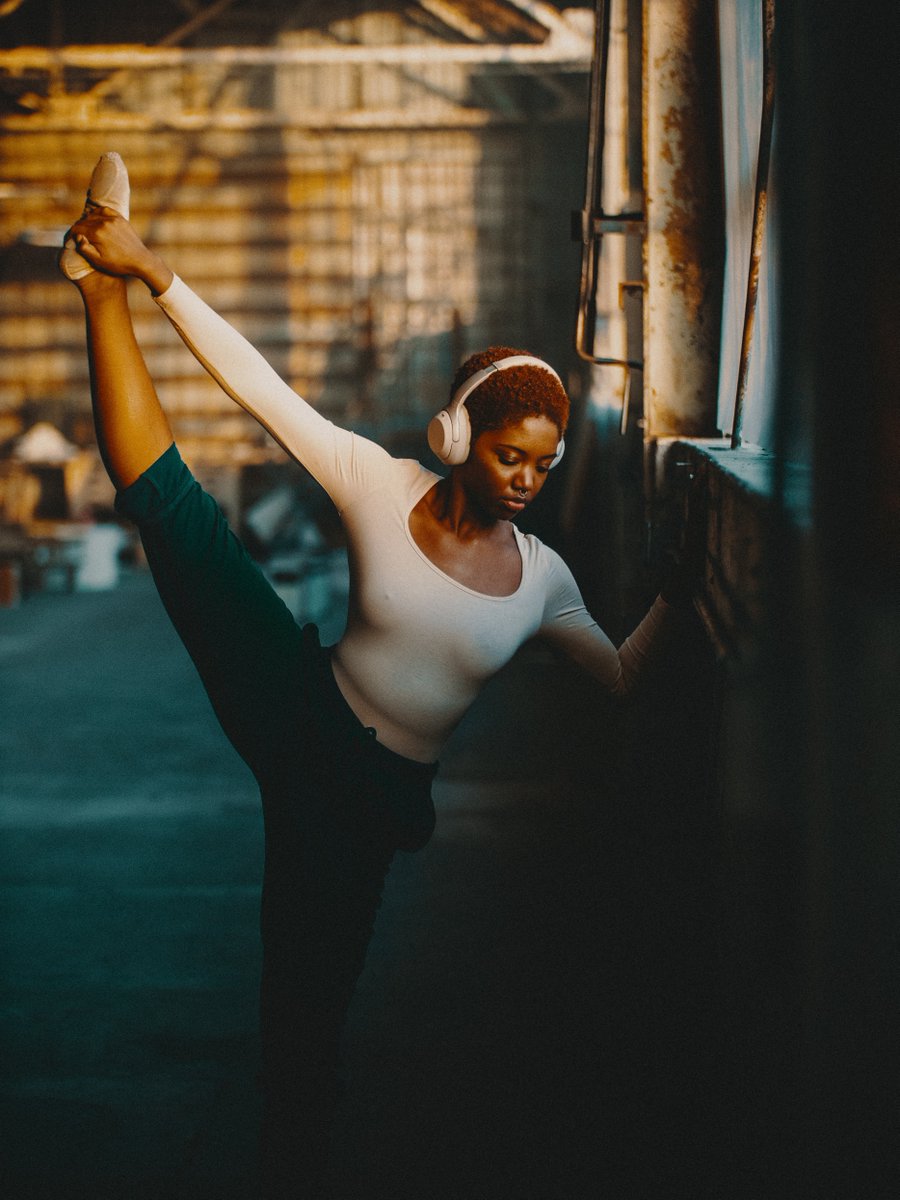 Eucalan's tweet photo. Did you know that you can use Eucalan to keep your workout gear in great shape? Eucalan has no bleach, phosphates, dyes or synthetic scents. It is a gentle formula that will not break down the fibres or dull the colours.
#eucalan #athlesiure #yogapants #dancegear #barre https://t.co/BjKgG0VmnL