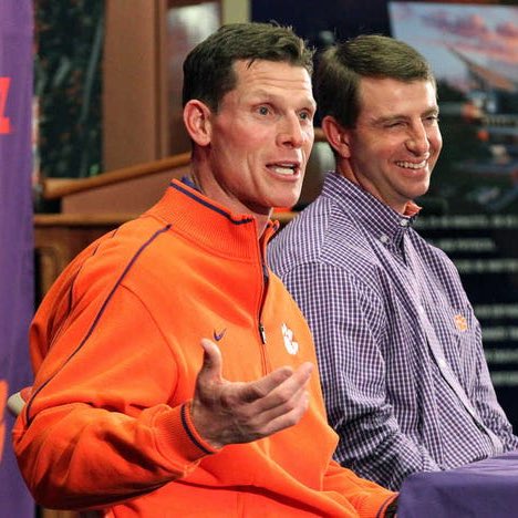 TheMainLinePod's tweet photo. Few coaches have had the opportunity to learn from legends the way Brent Venables has.
Sleep on him at your own risk ⚠️ #ComingBackDifferent https://t.co/euWIcJ83nx