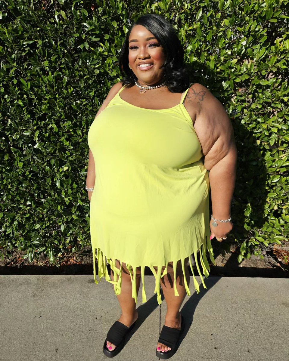DIVATEETEE's tweet photo. #plussizeoutfitideas #outfits #flyfluffyandfabulous #plussizefashion #plussizestyle https://t.co/XmLrlfPib5
