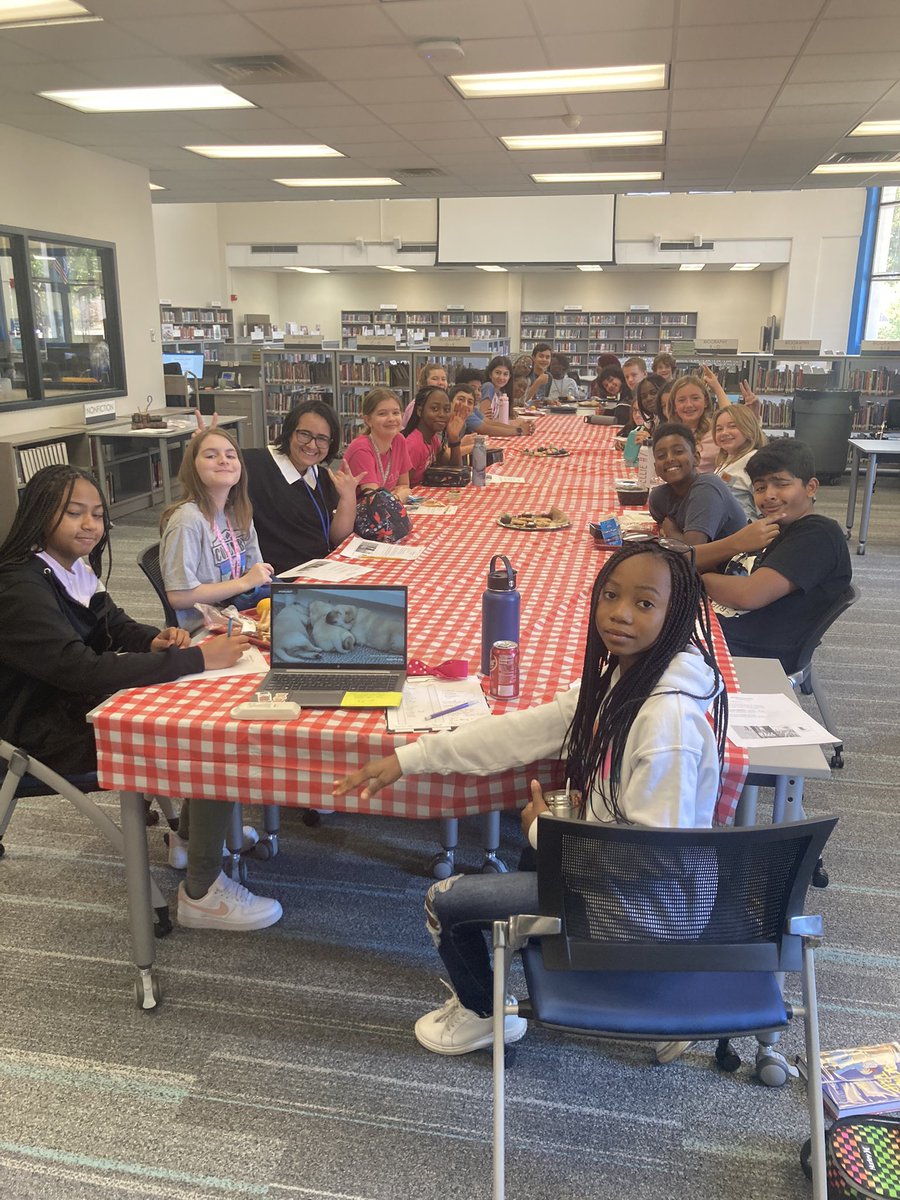 WWJHLibrary's tweet photo. The 1st Book Club meetings of the year were a huge success! In total over 50 students came to one of our 3 lunch meetings! “I’ve missed this place!” was overheard ❤️. Building community with our readers is so much fun! 2 of our teachers gave up their lunches to join us too! 📚🥰 https://t.co/xBxEXgA4Gj