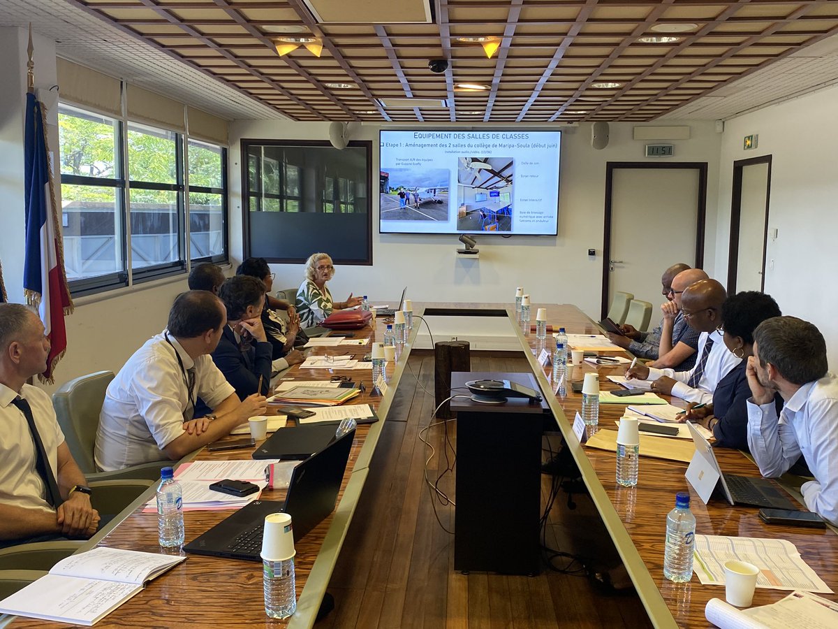 acguyane's tweet photo. Derniers réglages du projet « Guyane connectée, combler les écarts » en cours avec la CTG. Rentrée imminente ! #acguyane #guyaneconnectee @cnes @CTdeGuyane @GabrielAttal @education_gouv https://t.co/XWnhQ0GWFp