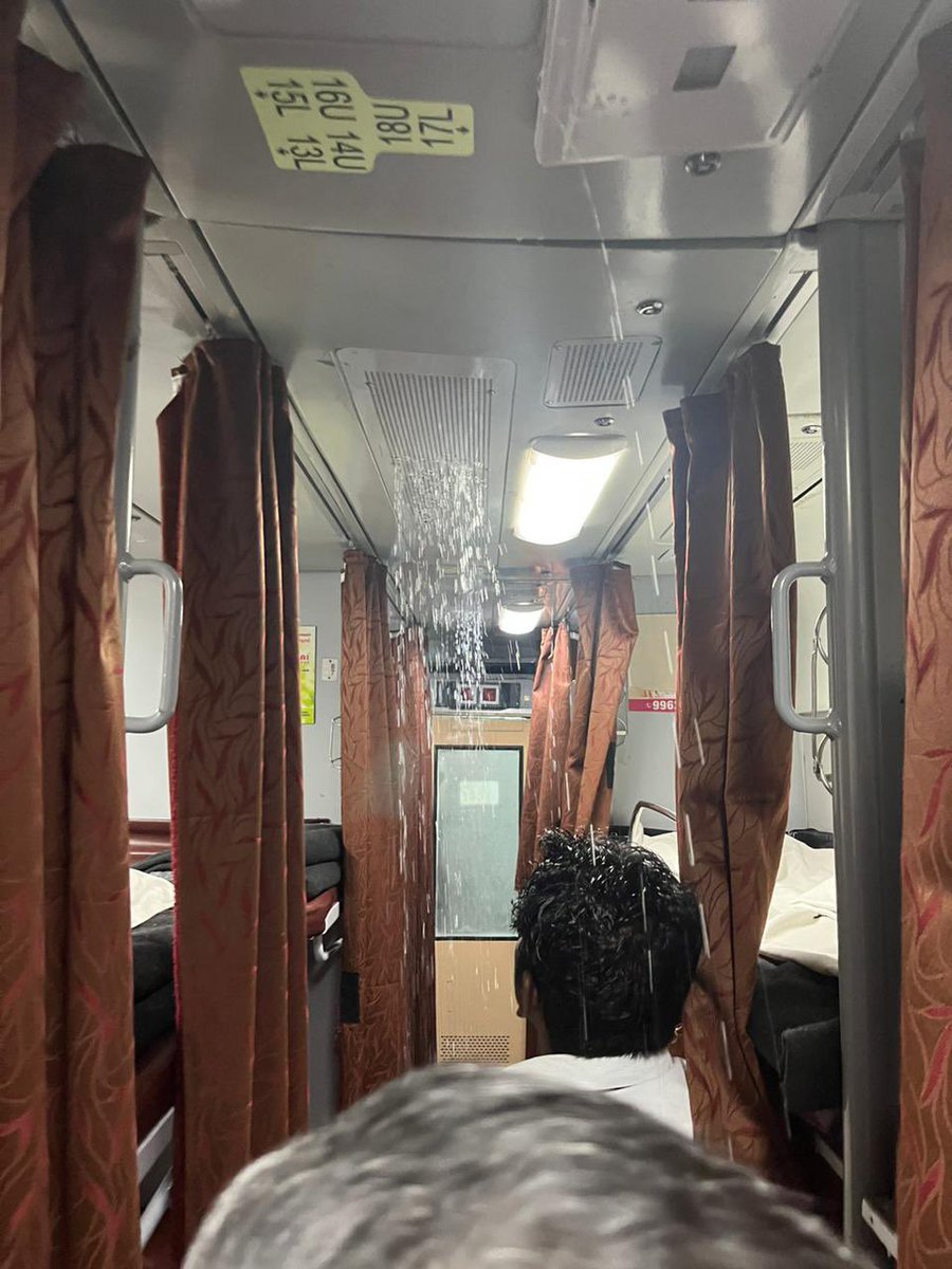 ambarish_mohan's tweet image. A very horrible experience and disheartening to say this that people are suffering on their train journey.
And the most horrible is the negligence of the Railway incharge and the Railway authority. @IRCTCofficial 
#IRCTC #chennaikanyakumaryexpress #class2A #waterlog #rainintrain