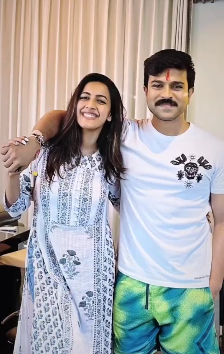 Emunadra babuu 🥵♥️

@AlwaysRamCharan 😘😘

#HappyRakshaBandhan  🤍 #RamCharan