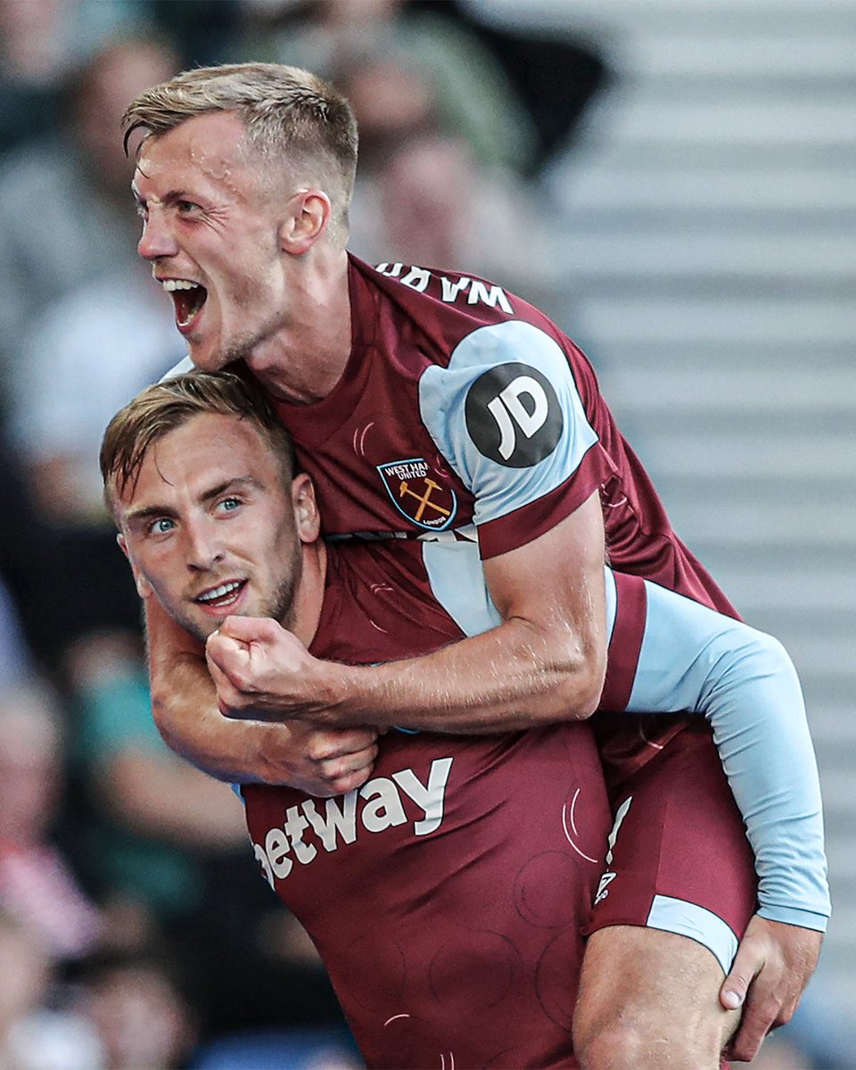 ESPNUK's tweet image. No Jarrod Bowen or James Ward-Prowse in the England squad 👀🏴󠁧󠁢󠁥󠁮󠁧󠁿