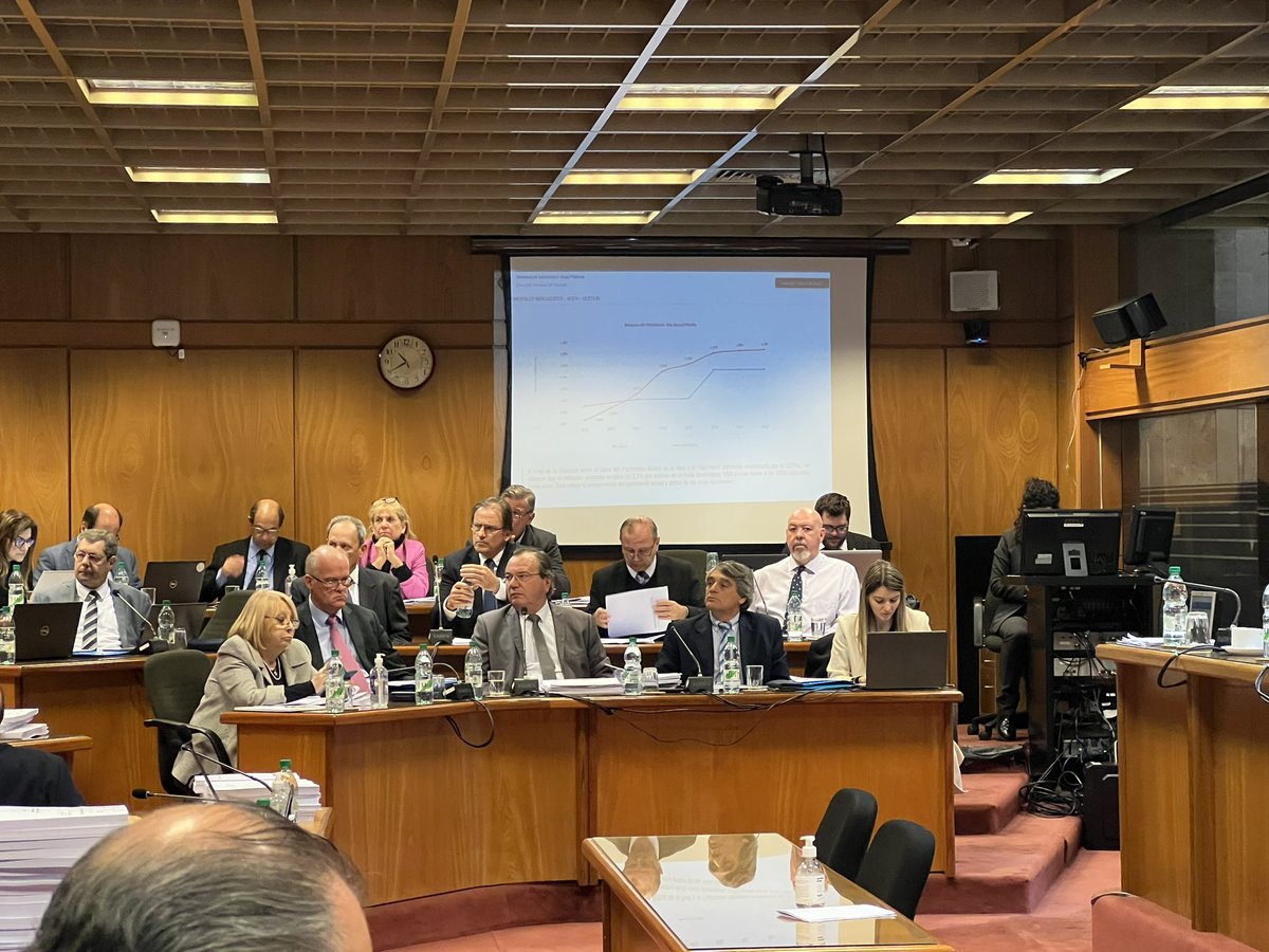 Balastro cero en rutas nacionales. No quedará un centímetro de camino a cargo del <a href="/mtopuy/">Ministerio de Transporte y Obras Públicas</a> de tosca. 
Anuncio de <a href="/JLFalero/">José Luis Falero</a> en la Rendición de cuentas.
El mejor Uruguay no puede dar un paso atrás