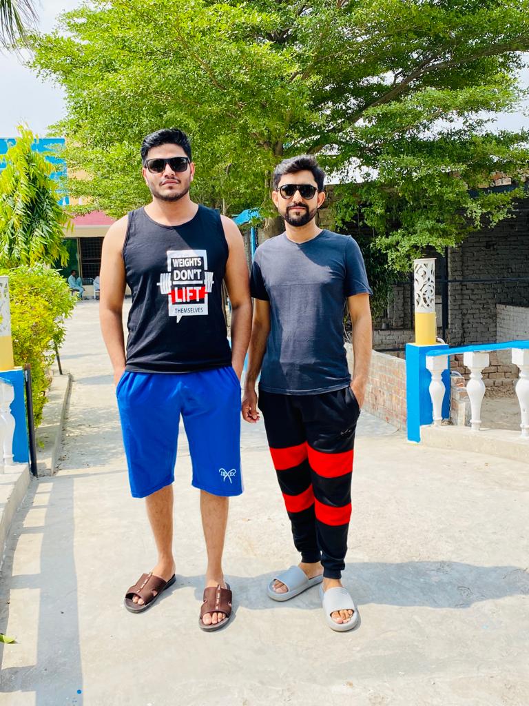 SheikhSheraz_1's tweet image. Had a blast at my friend&apos;s farm house for a pool party with the gang! 🏊‍♂️🎉 Loads of fun, laughter, and amazing memories. Check out these awesome pictures from the day.

 #PoolPartyFun #GoodTimes #MemoriesMade #poolparty #swimming #fun #Enjoyment
